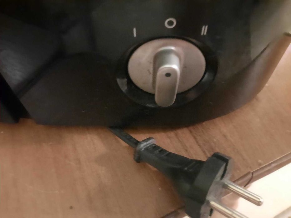 Соковыжималка центробежная BRAUN J500 Black