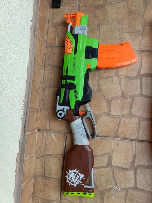 Kolekcja pistoletów Nerf, karabiny zabawkowe + dużo strzałek