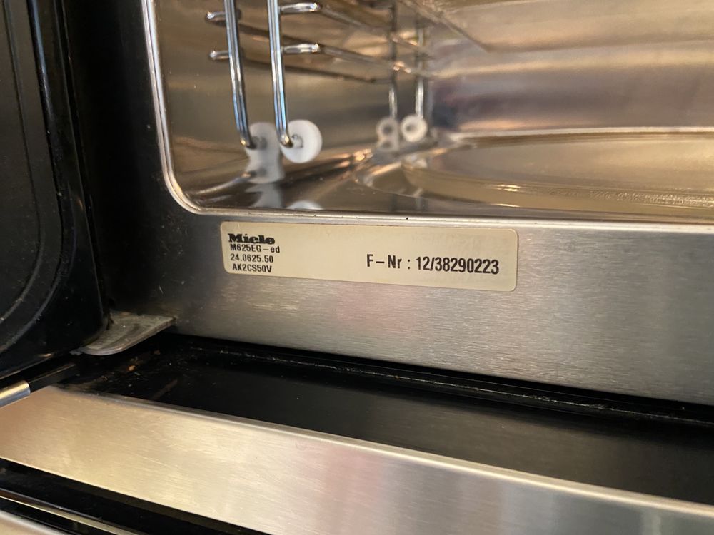 Kuchenka mikrofalowa Miele M 625 EG grill do zabudowy