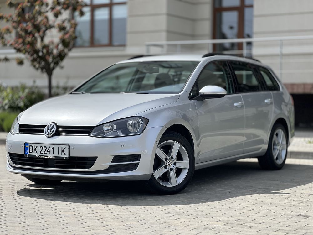 Продам Volkswagen Golf 2015г