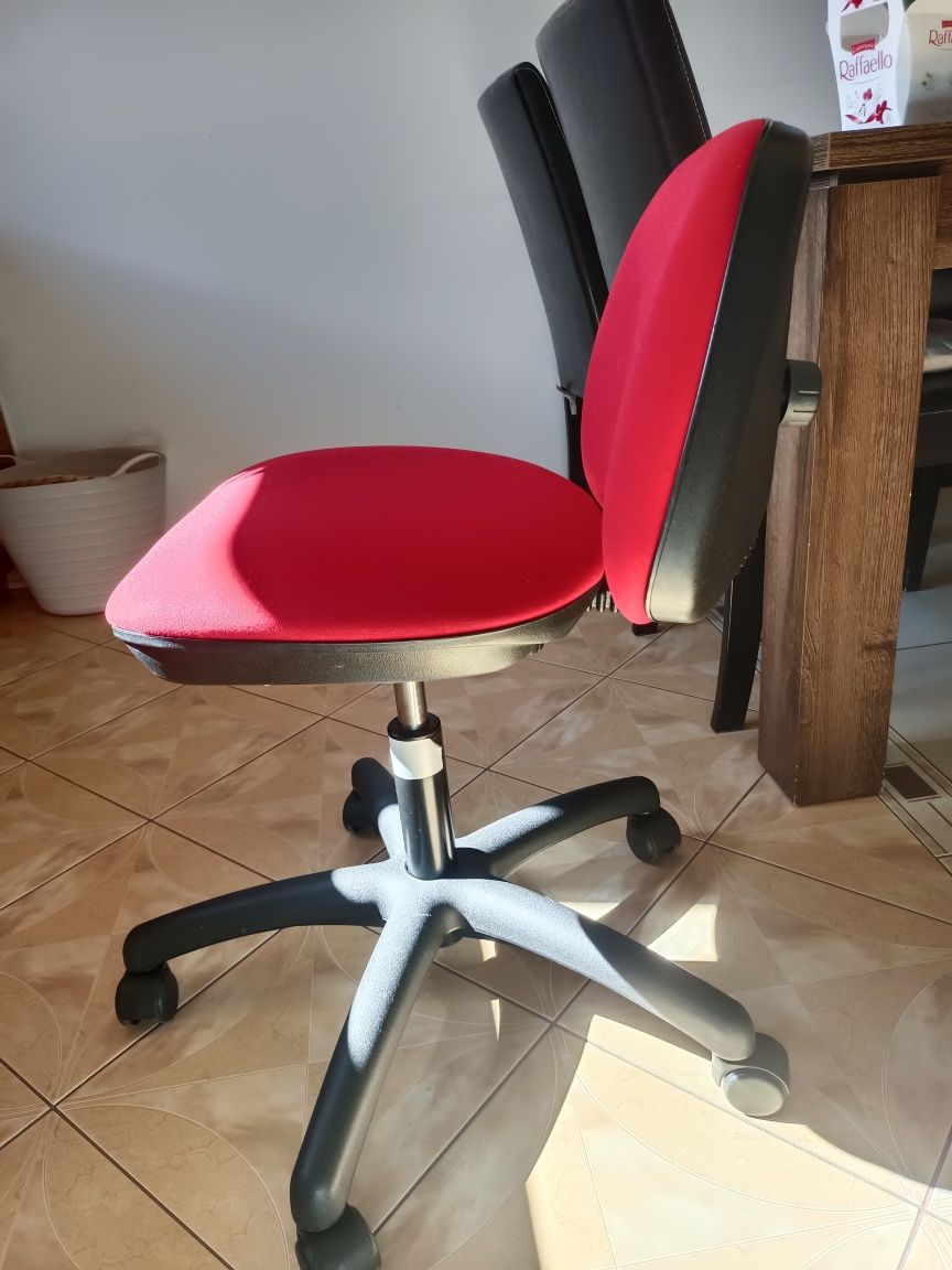 Krzesło biurowe/ do biurka dziecięce czerwone wys.. 73cm