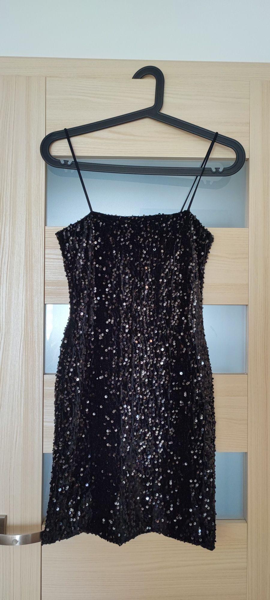 Sukienka czarna mini cekiny Sinsay