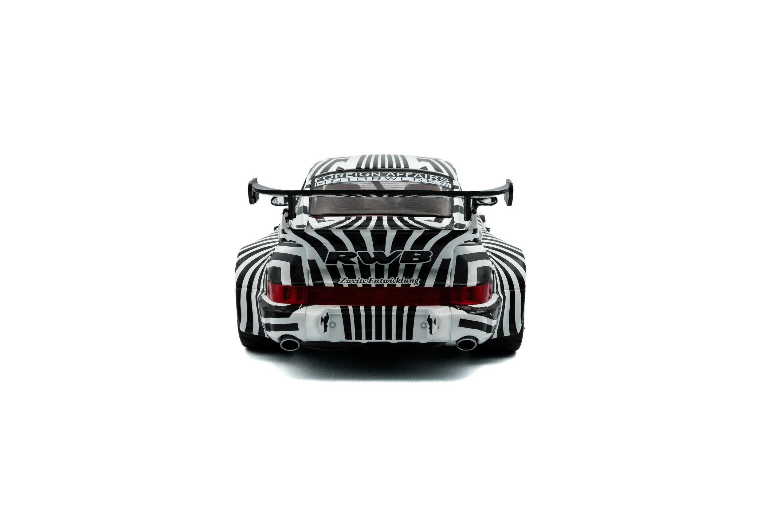 Porsche 911 (964) RWB Rauh-Welt The Zebra 2022 White/black Solido 1:18