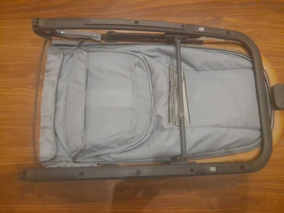 Leżaczek Maxi Cosi Kori Essential Grey 2w1
