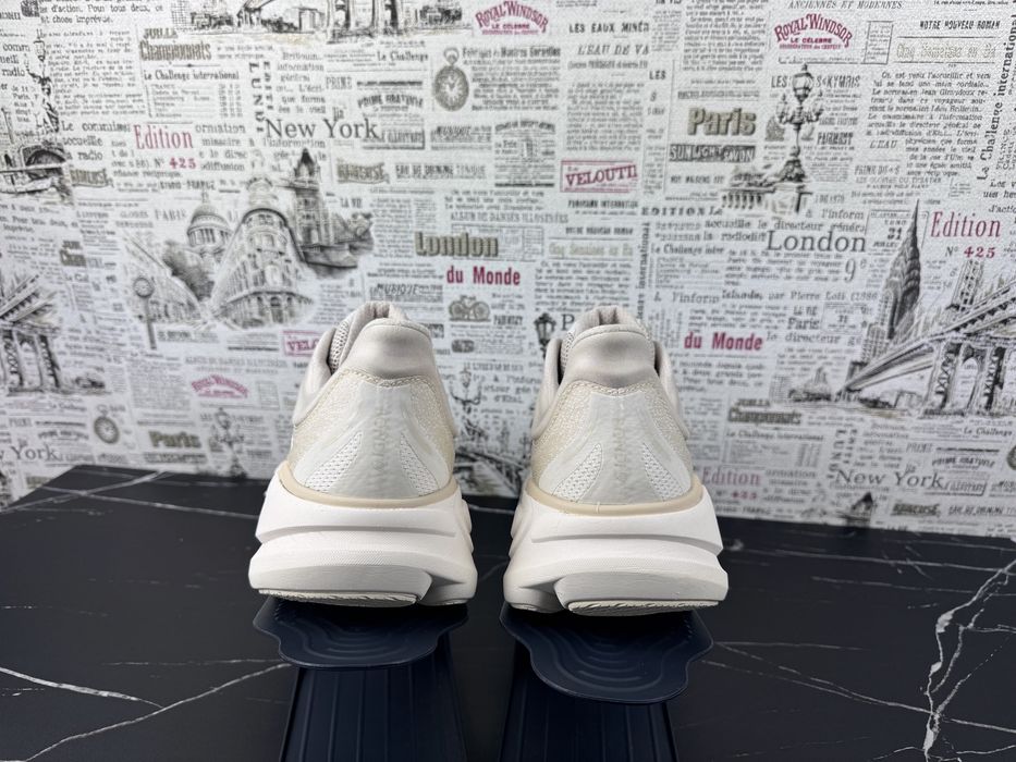 Оригінал Розмір 46 Кросівки Hoka One One Bondi 9 Взуття