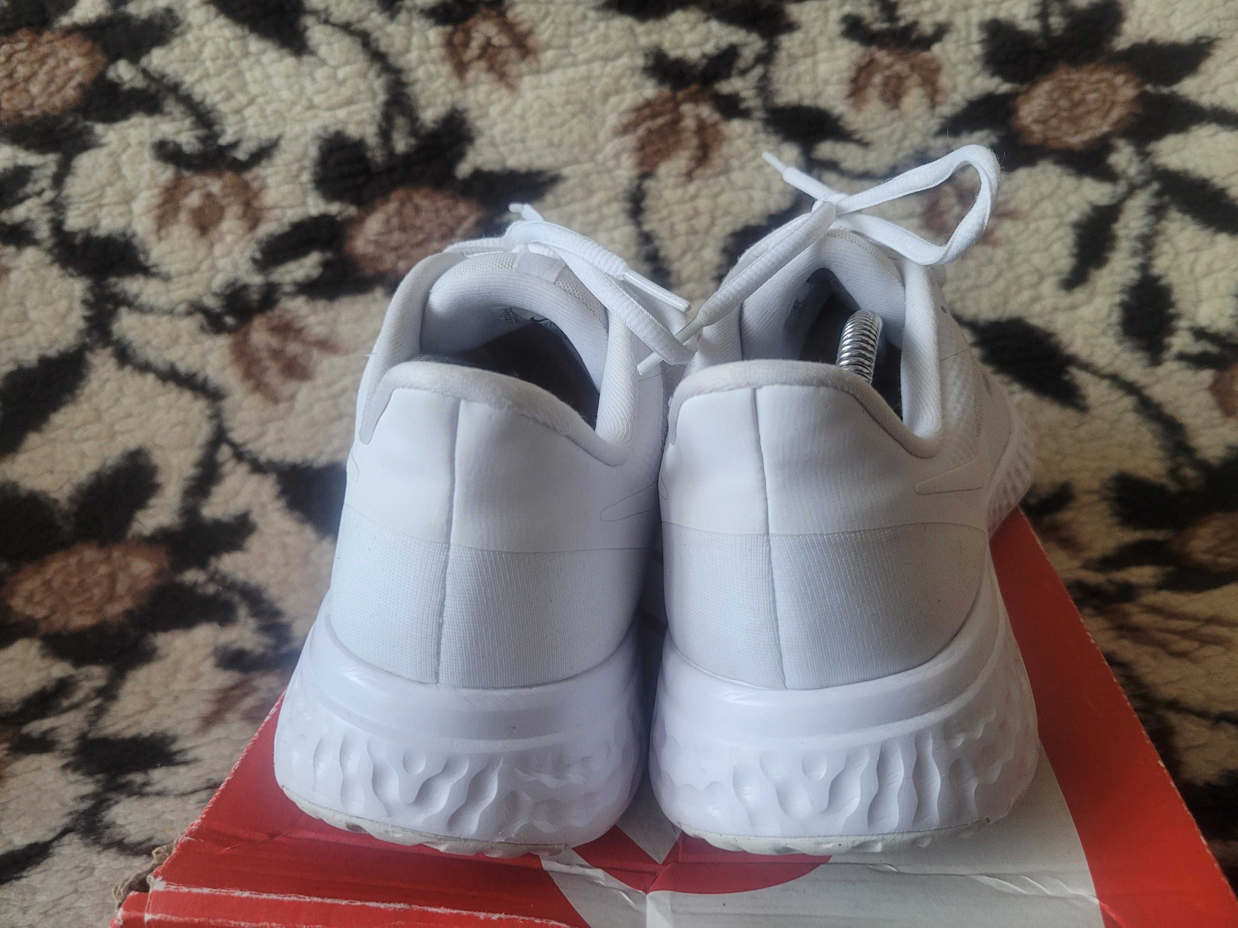 Mega sport lekkie buty do biegania Nike Revolution 5 r.45 świetny stan