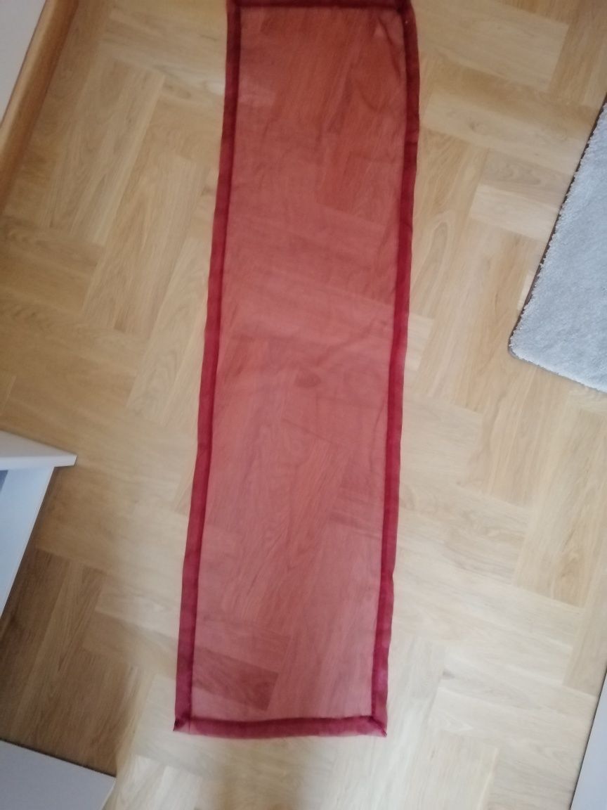 Bieżnik na stół nowy