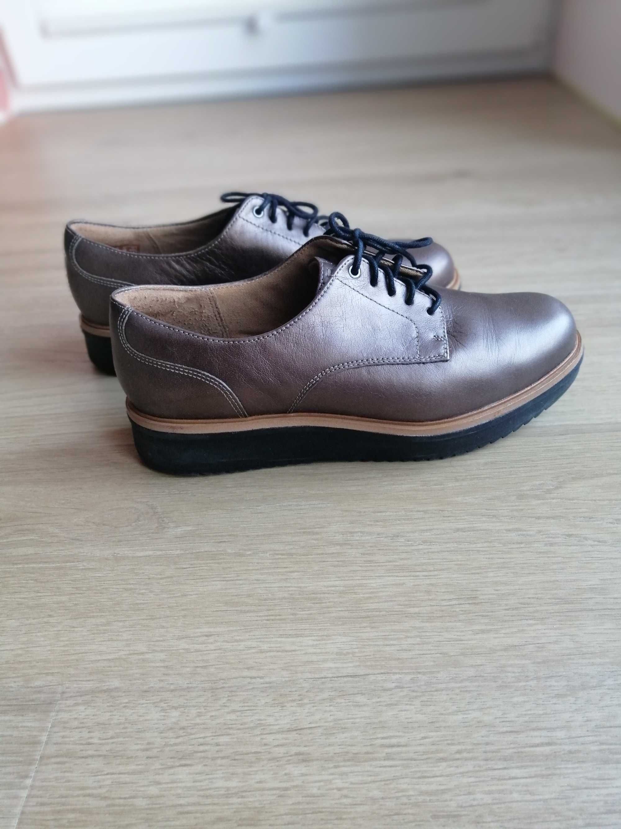 Półbuty oxfordy Clarks Artisan 39