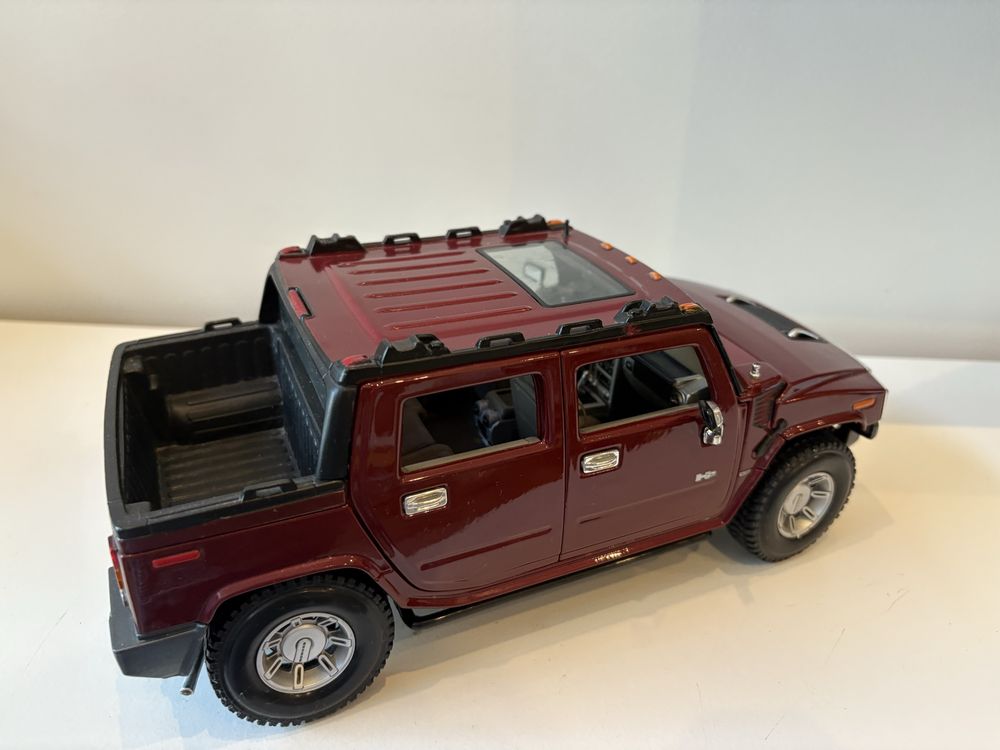 Model Hummer H2 1:18 Maisto (bburago welly)