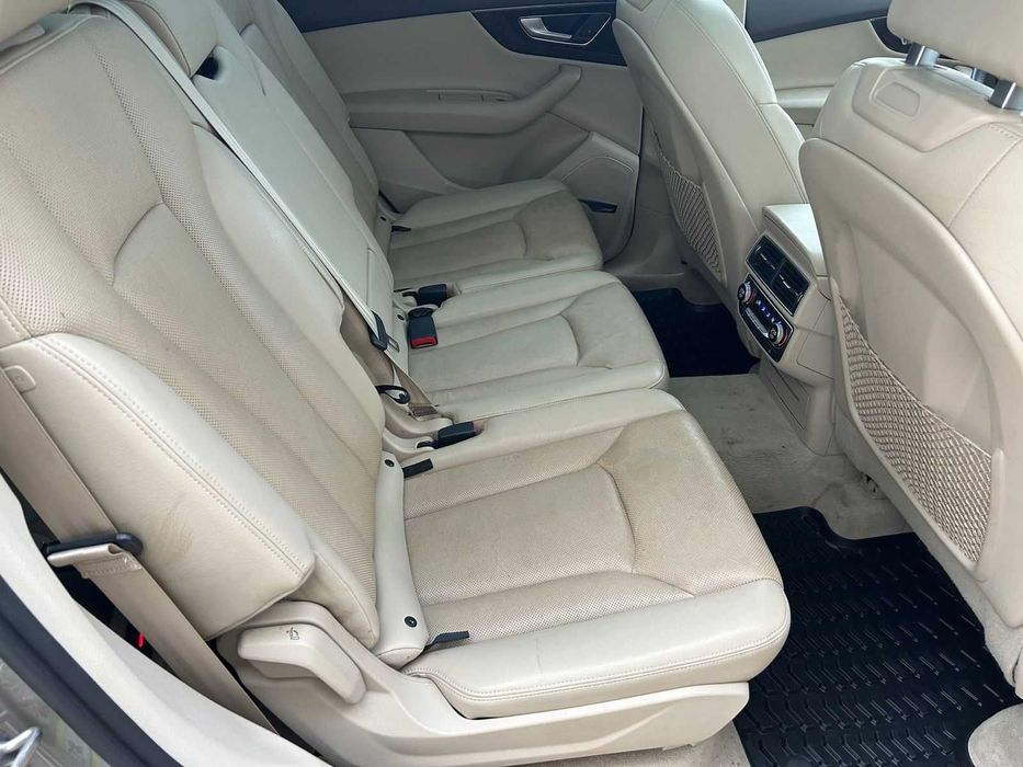 2017 Audi Q7 3.0T Prestige 7 місць