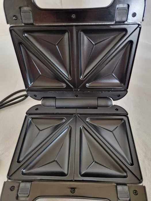 Opiekacz Russell Hobbs Fiesta 3w1 Trójkąty Gofry Grill 750W