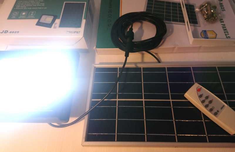 Projector 42 Led 25W + painel solar exterior interior