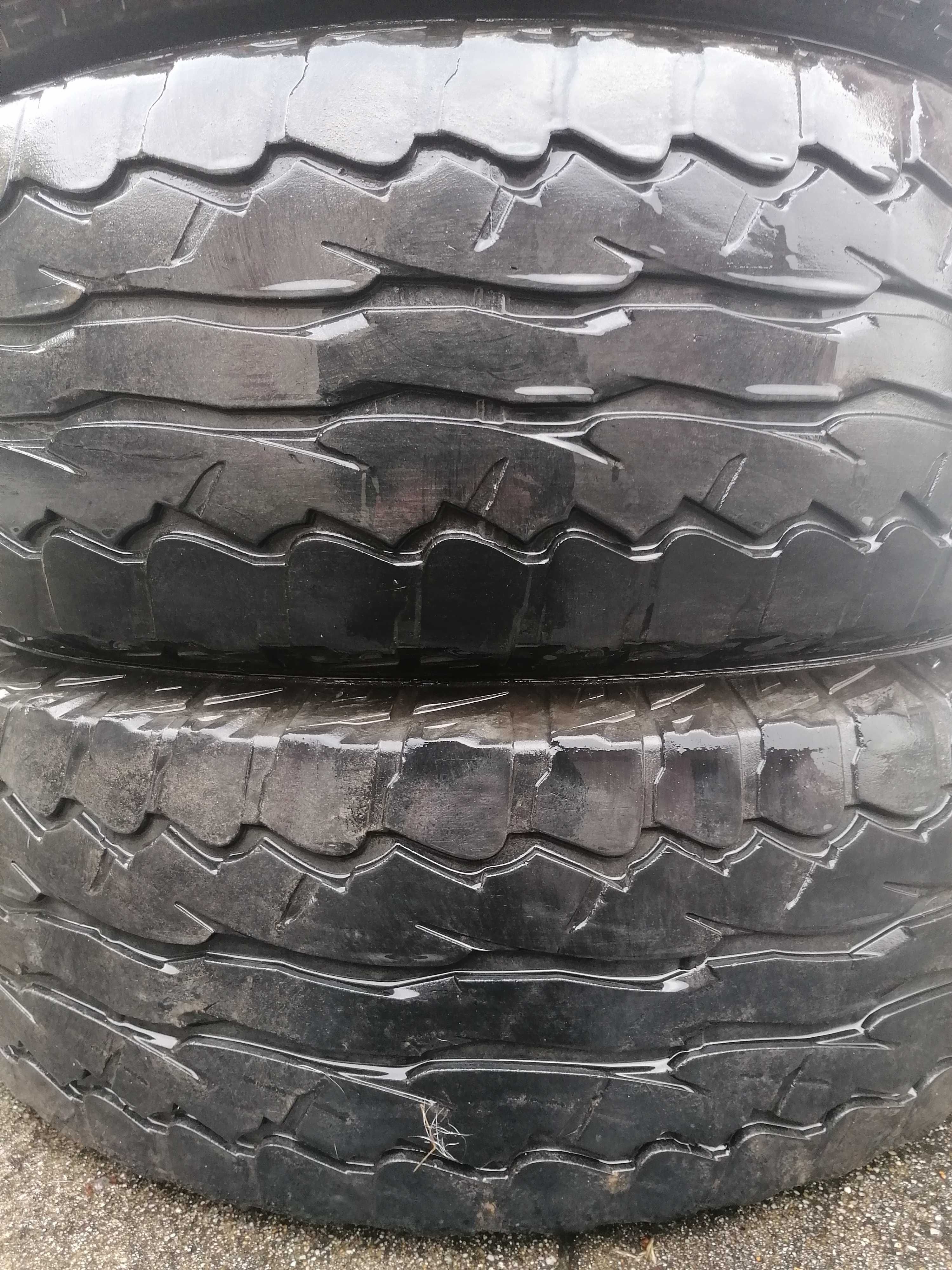 4 pneus (265/70/R16) 50% piso