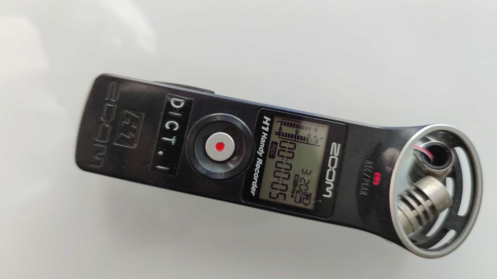 Zoom h1 (на запчастини, але працює)