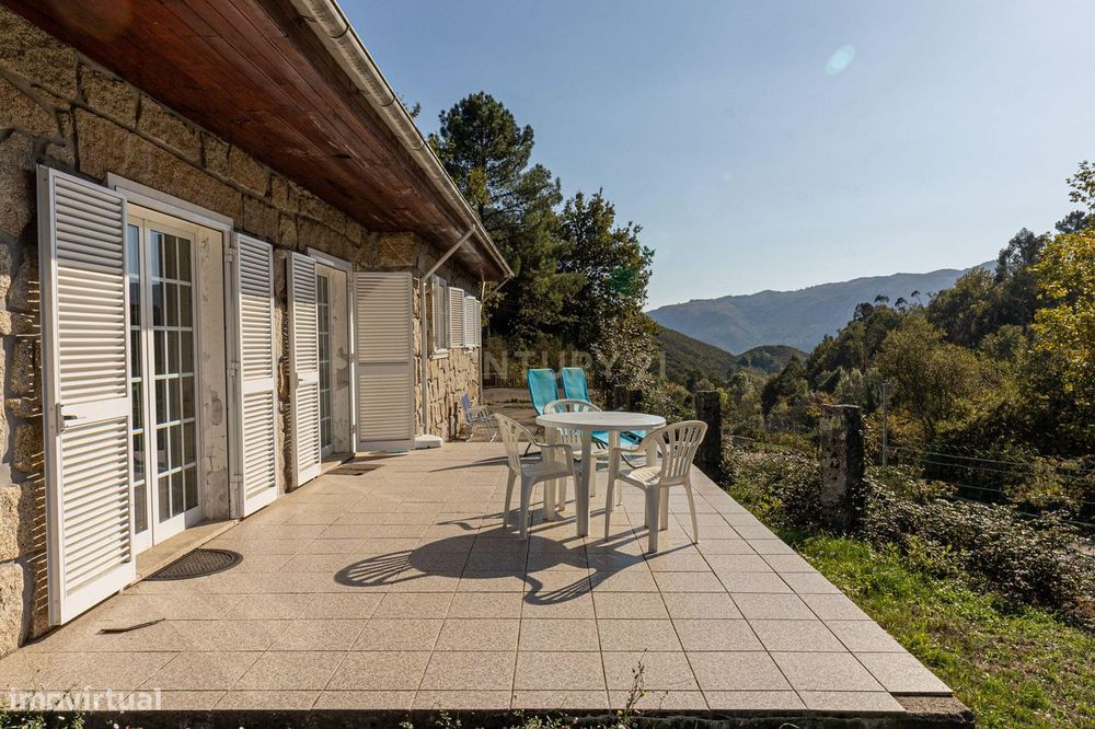 Casa Térrea n a zona do Gerês / Braga – 10.000 m² de terreno Plano