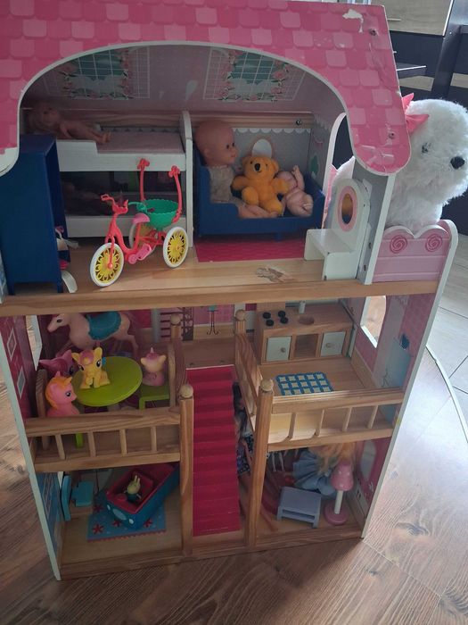 Domek dla lalek drewniany plus akcesoria