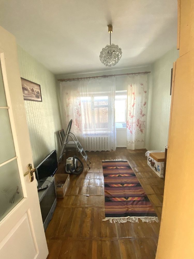 Продам 4-х кім. квартиру в центрі міста