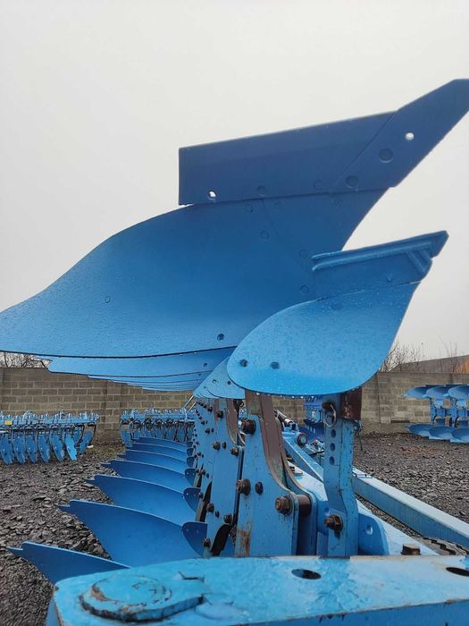 Плуг Lemken Euro Diamant 10 On-Land 8 корп. Плуг Lemken Diamant 11 7+1