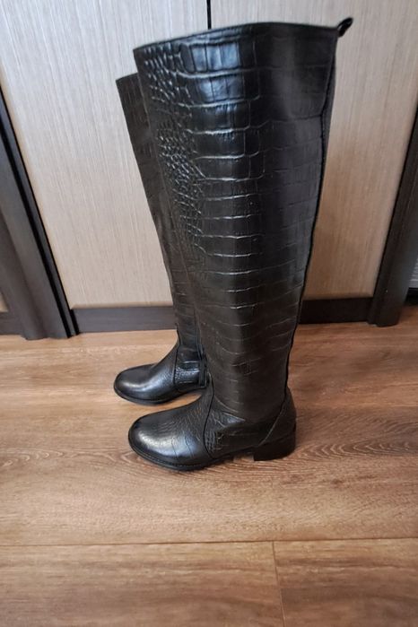 Жіноче взуття, шкіряні зимові чоботи,розмір 36