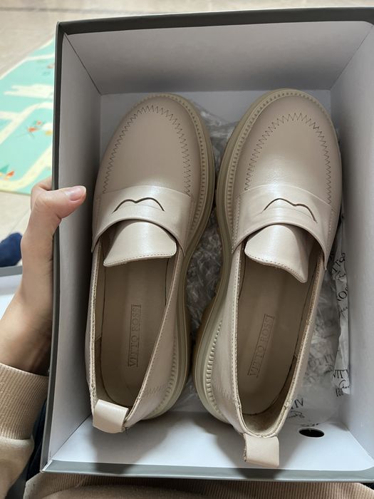 Продам лоферы новые