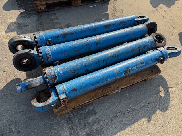 FUCHS 331 siłowniki hydrauliczne komplet