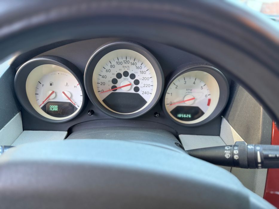 Sprzedam DODGE CALIBER 1.8 benzyna