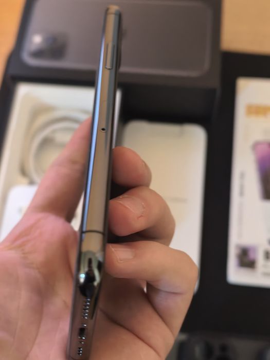 iPhone 11 Pro 64 GB - stan jak nowy