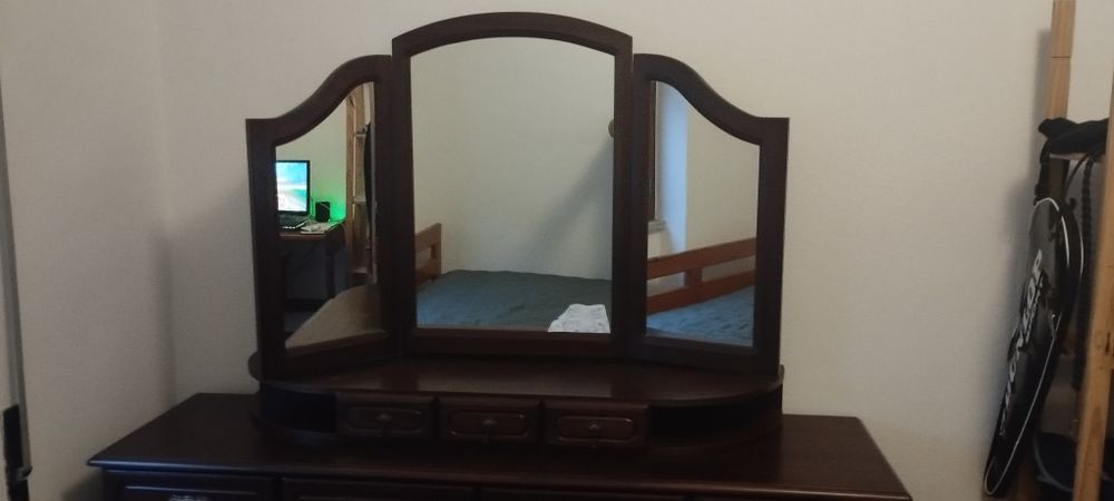 Cómoda e cama de casal