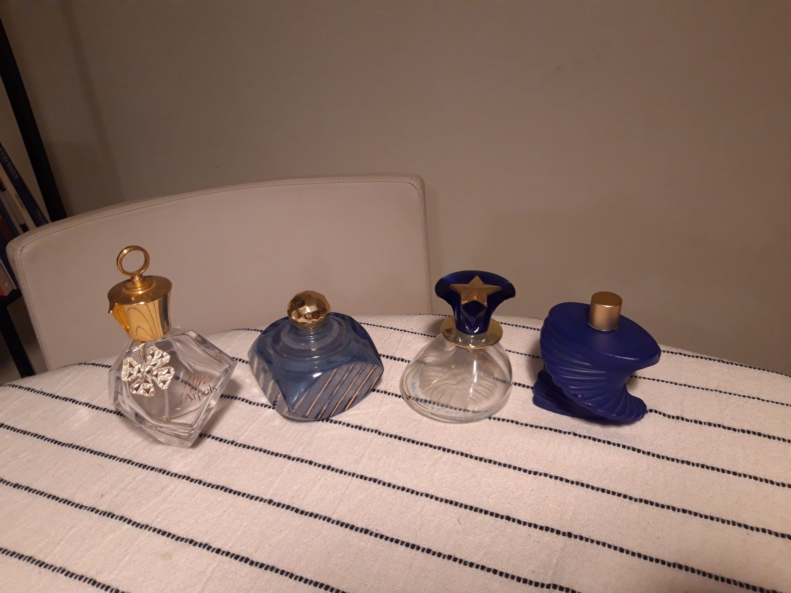 Vários frascos de perfume para colecção (sem perfume)