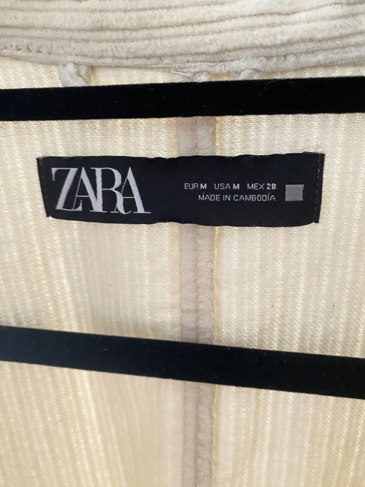 Casaco de Zara em bom estado