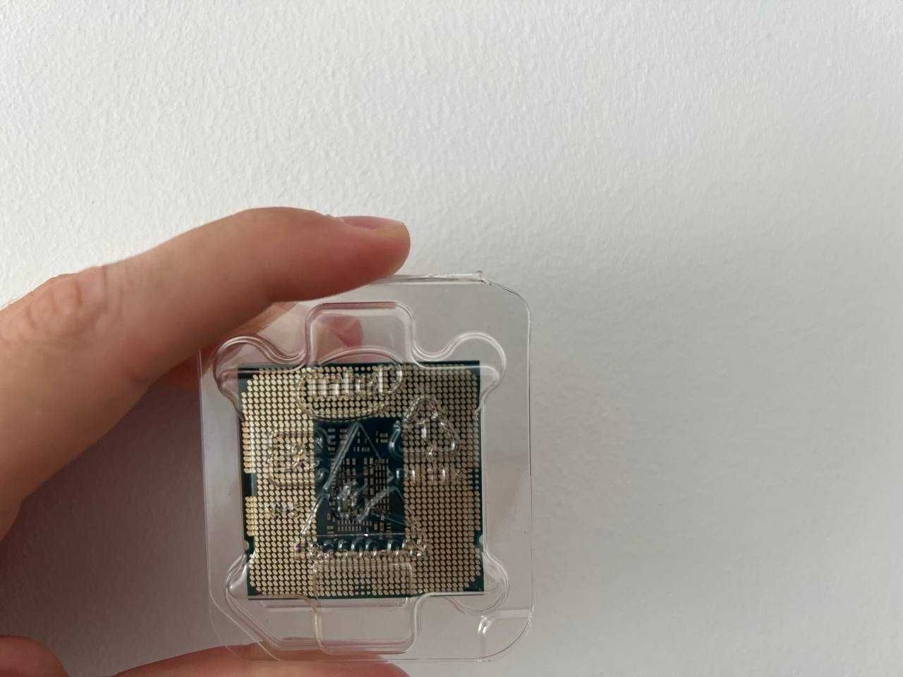 Intel Core i3-10100F | 4 rdzenie / 8 wątków | LGA1200 | Chłodnica box