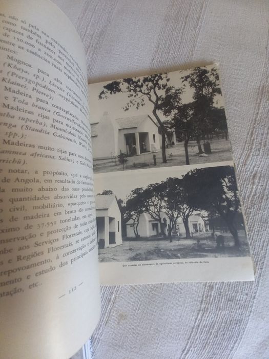 Livro antigo sobre Angola