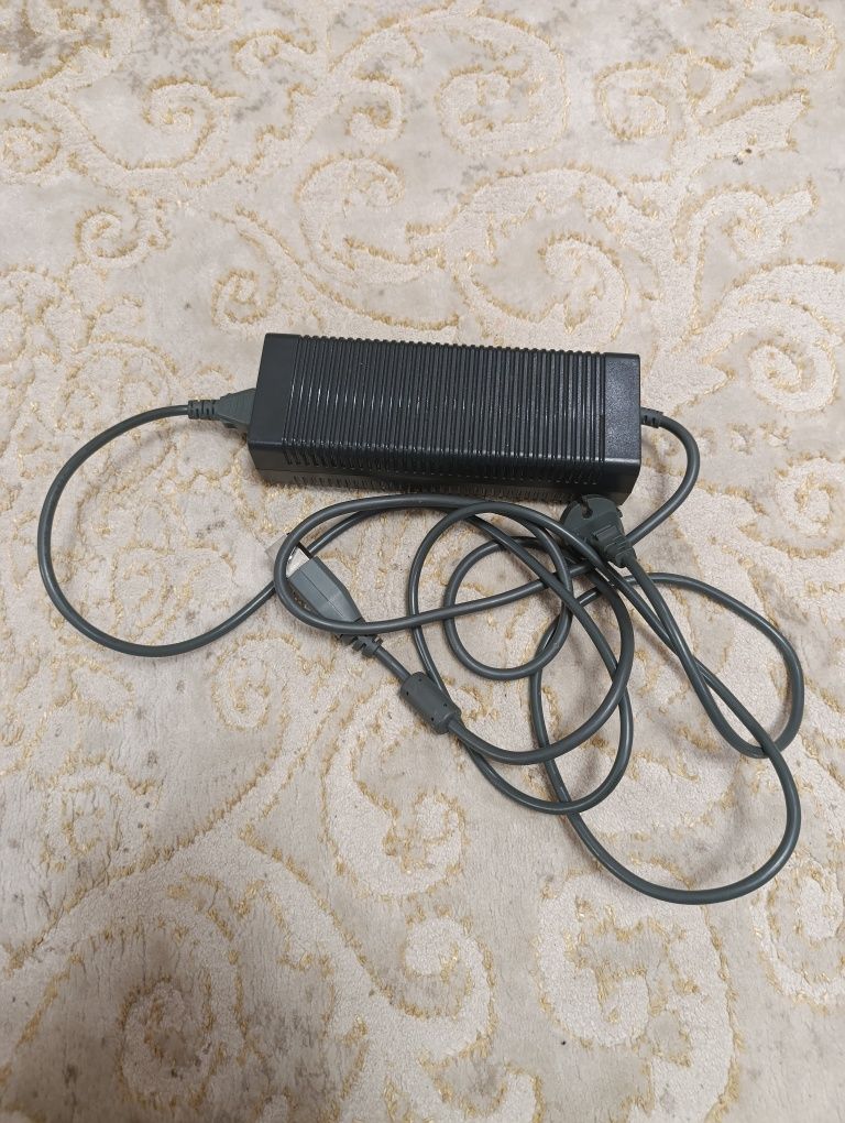 Продам Xbox 360 в хорошому стані