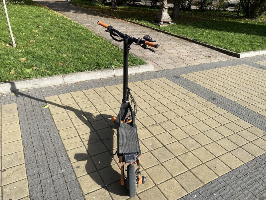 Продам самокат kukirin g3