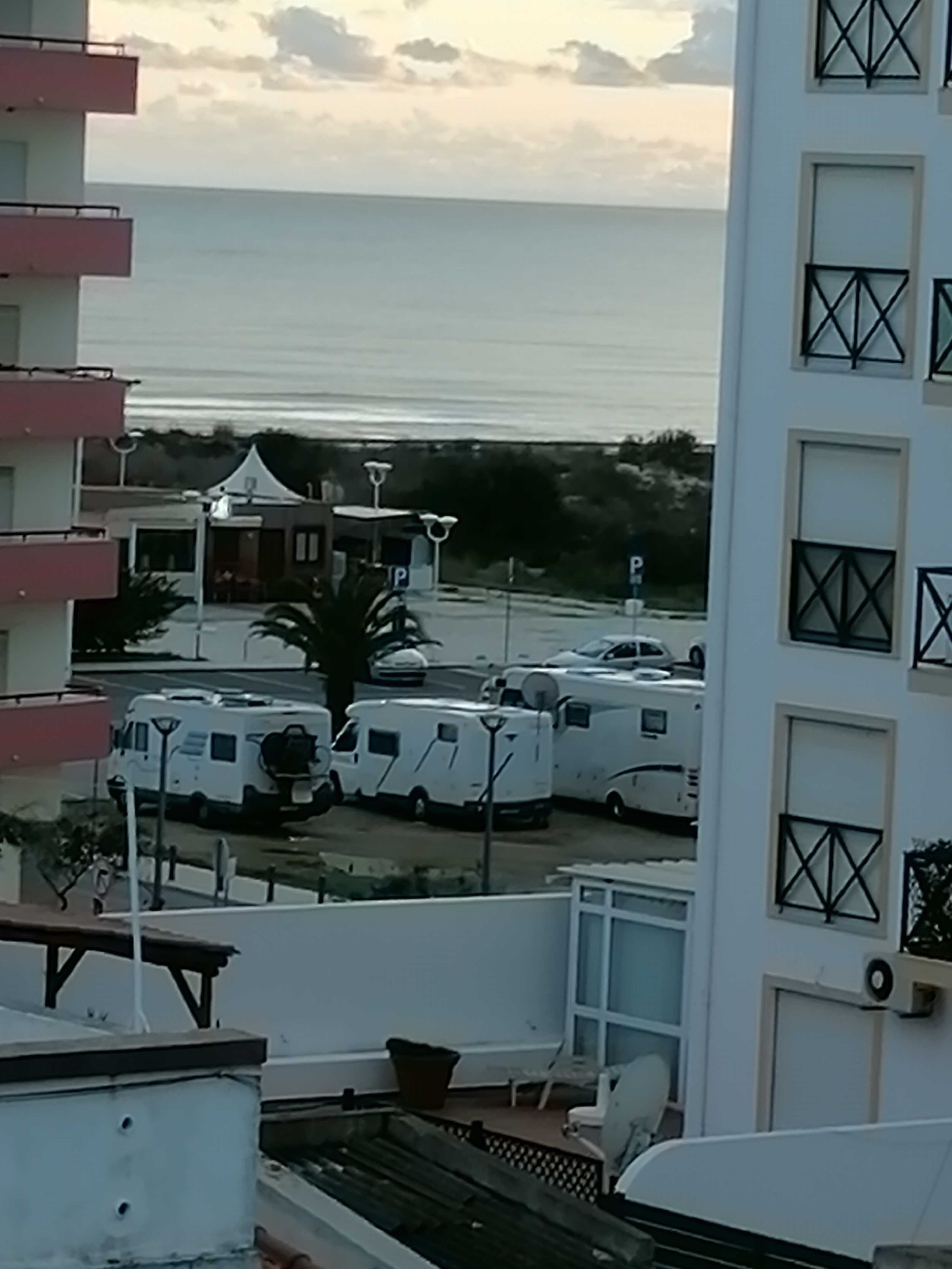 Escelente T3 a 100m da praia com vista para o mar