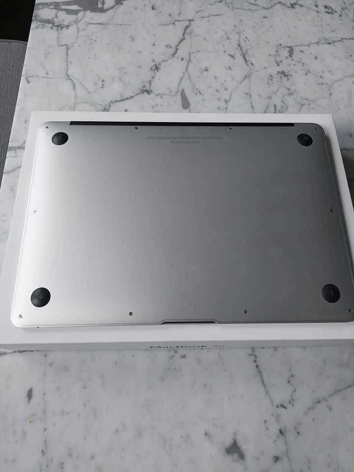 MacBook Air 13.3/1.8GHz/4GB/128GB