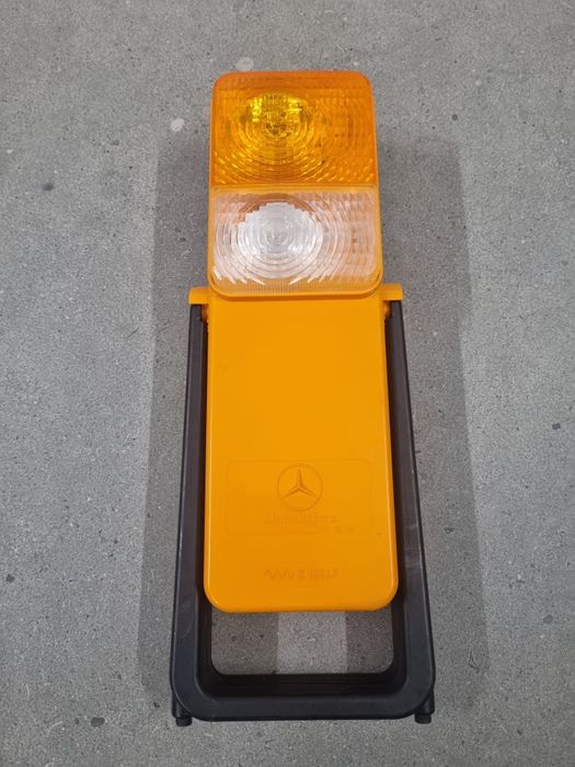 Аварійний ліхтар Мерседес Бенц, А 000 583 33 53
А 000 583 33 53