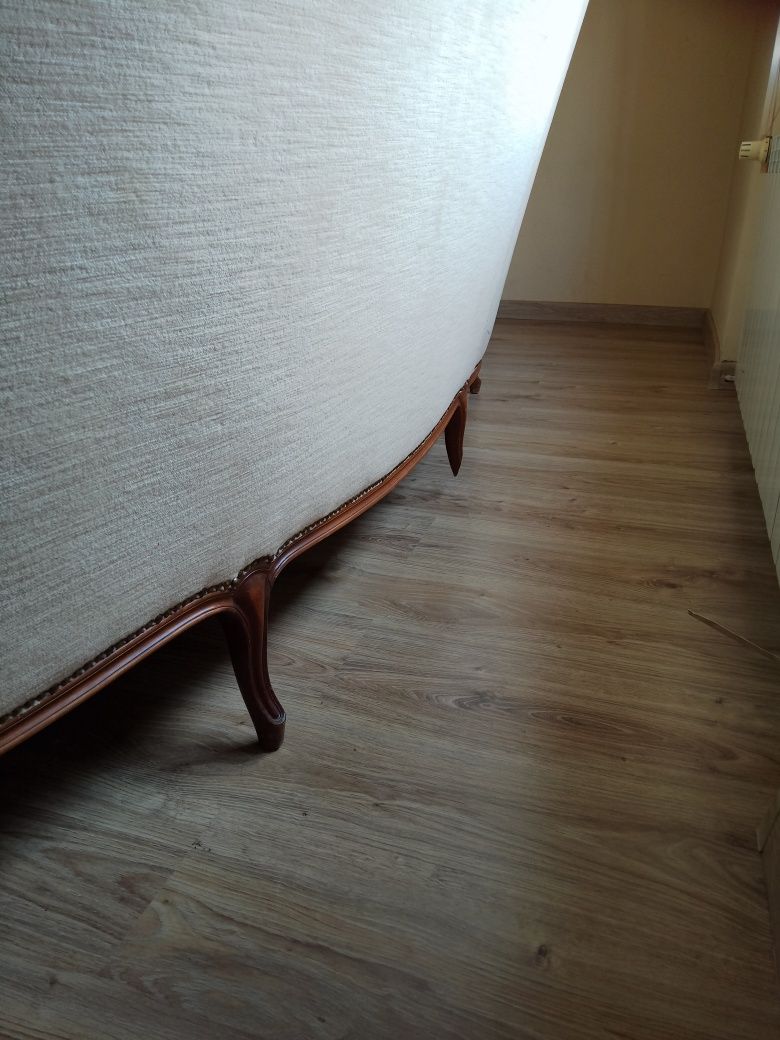 Meble do salonu w stylu wiktoriańskim
