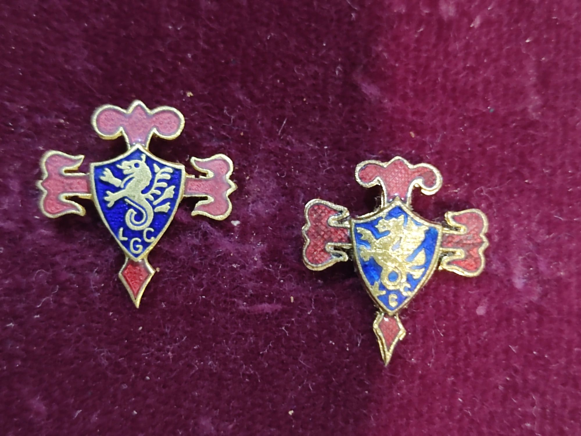Pin / emblema 2 x Lisboa Ginásio Clube