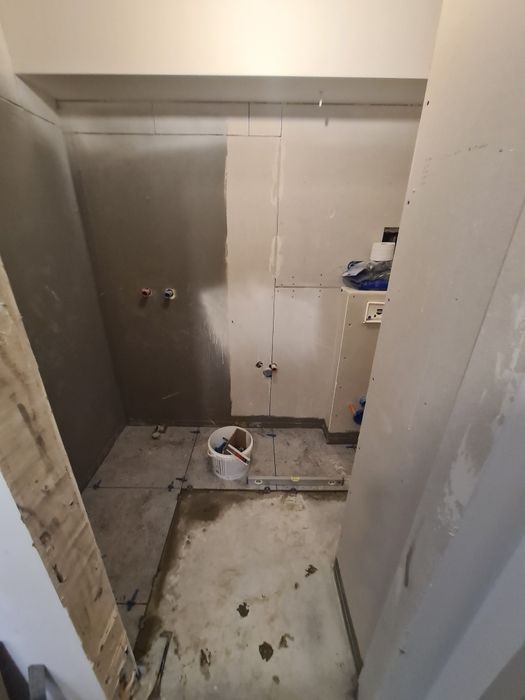 Szpachlowanie oraz prace wykończeniowe