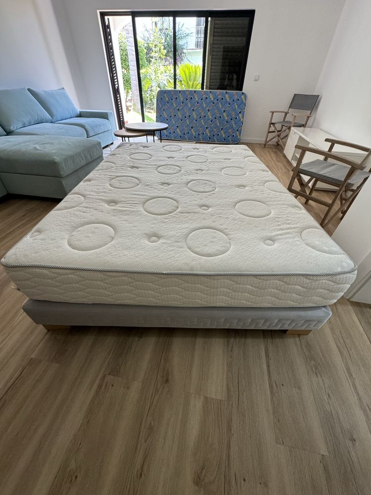 Cama de casal 220€