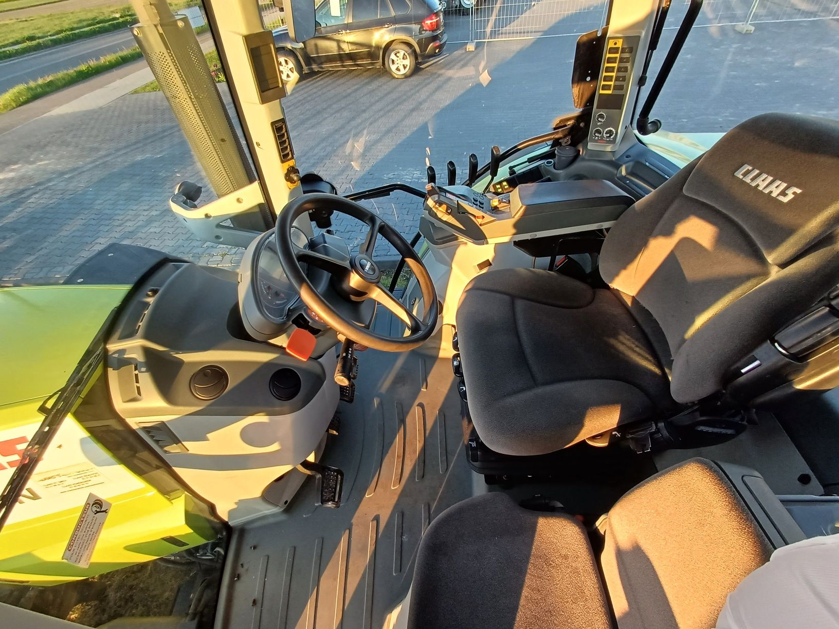 Claas Arion 650 Hexashift