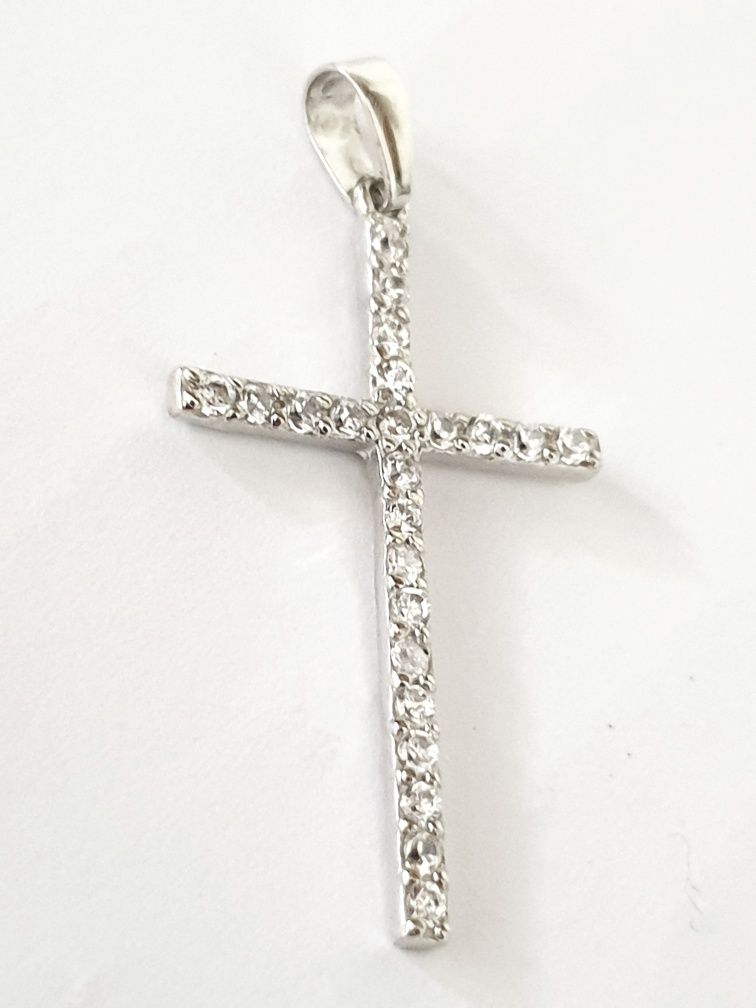 Lindissimos pendentes "crucifixos" em prata e marcasites / zircônia