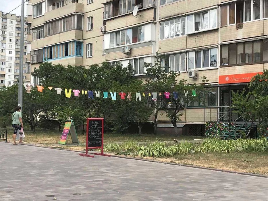 Продається нежитлове фасадне приміщення на Троєщині - 101,6 м2