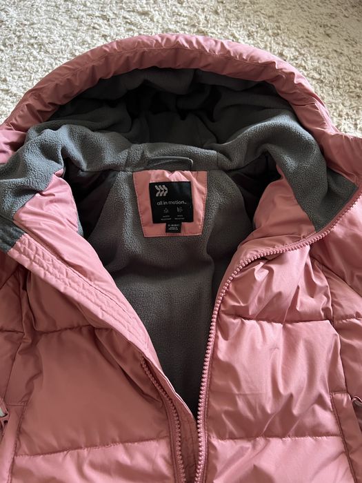 Зимова куртка на дівчинку