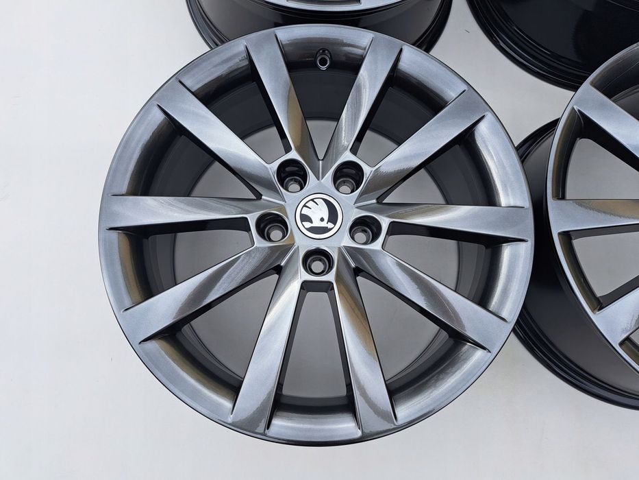 ORYG. SKODA 5E0 OCTAVIA 18 SHADOW CHROME