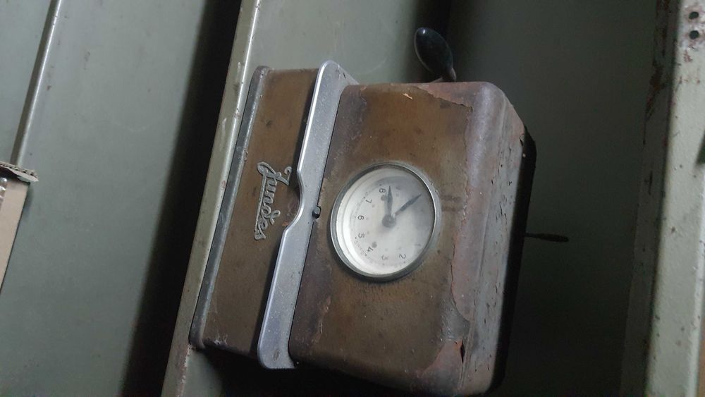 Relogio de ponto antigo marca Jundes