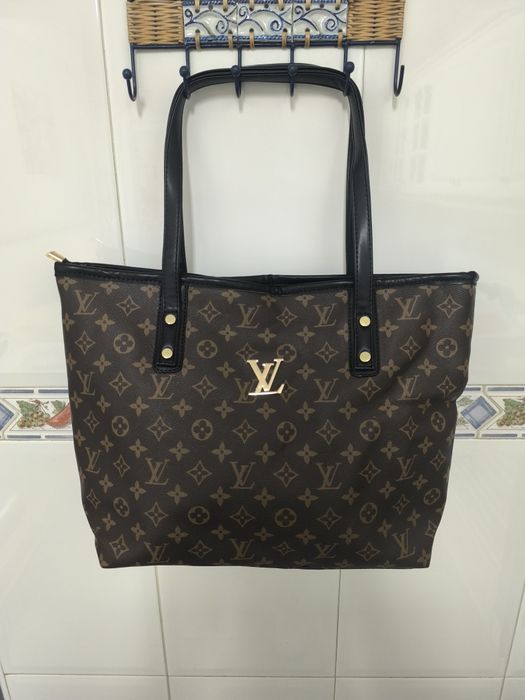 Mala de ombro da Louis Vuitton