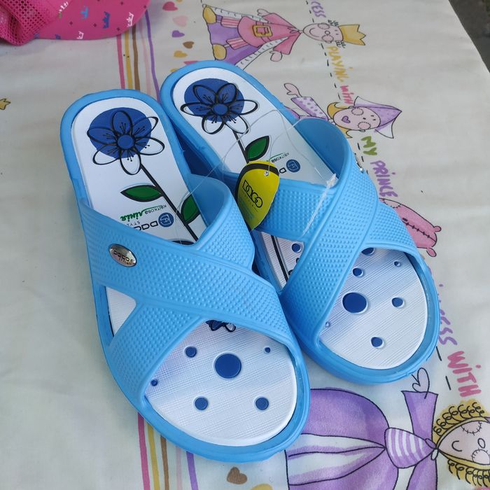 Сланці тапки жіночі на танкетці (високій платформі) DAGO (36-37р)