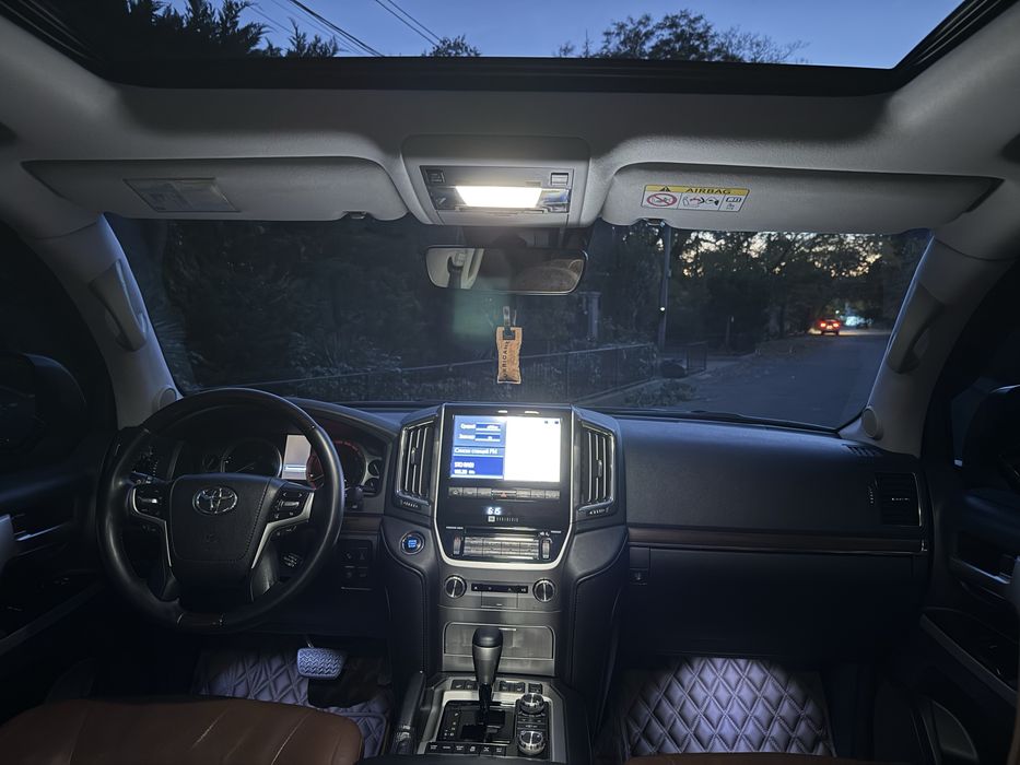 Toyota Land Cruiser 200 2016 v8 diеsel